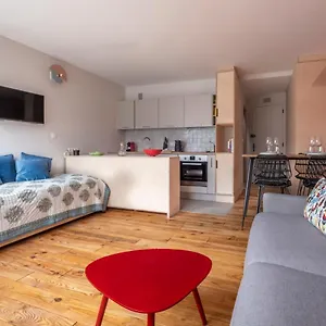 modern-studio-with-mont-blanc-view-and-pool.hotels-rhonealpes.com/